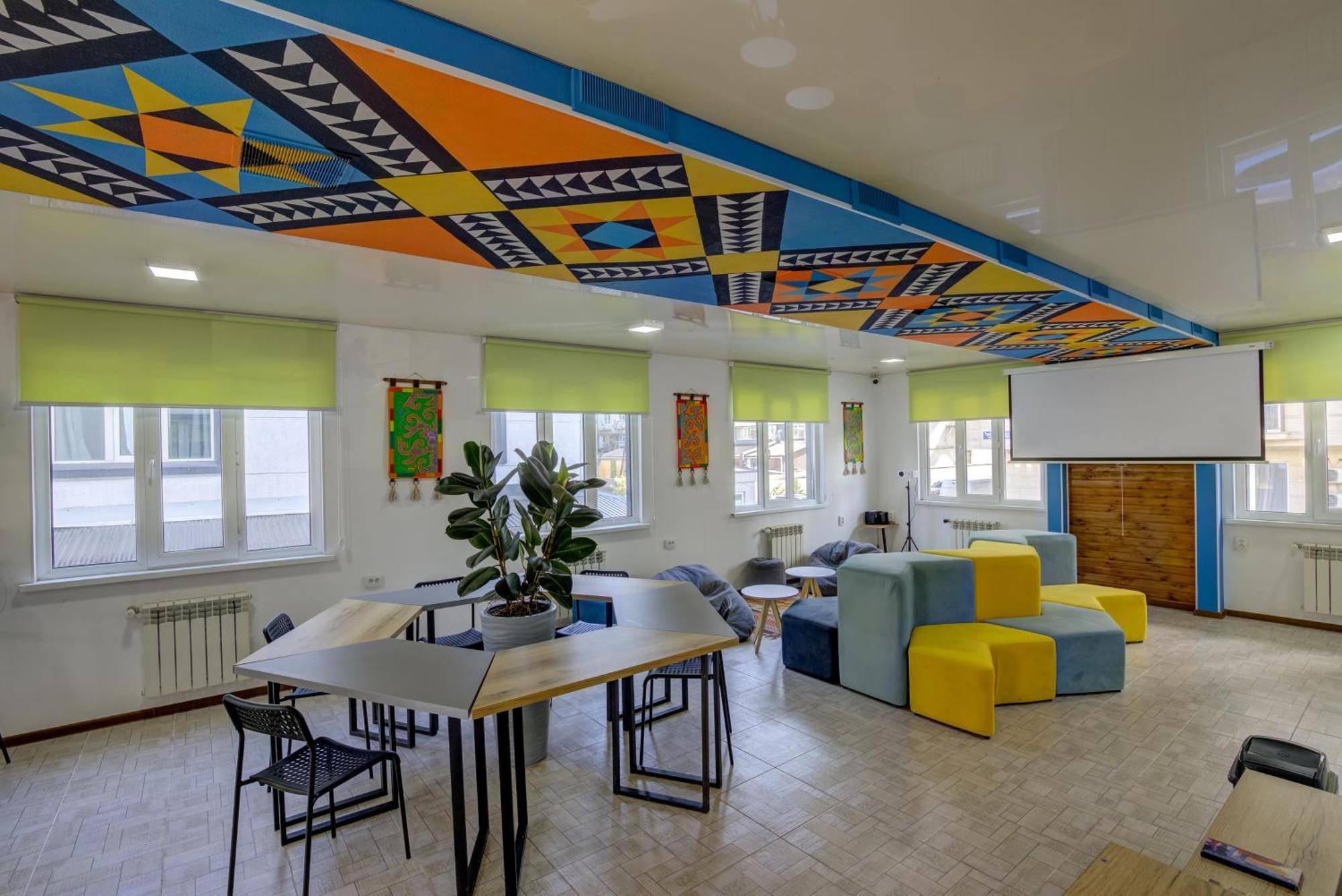 People Hostel & Coworking Bishkek Exterior photo
