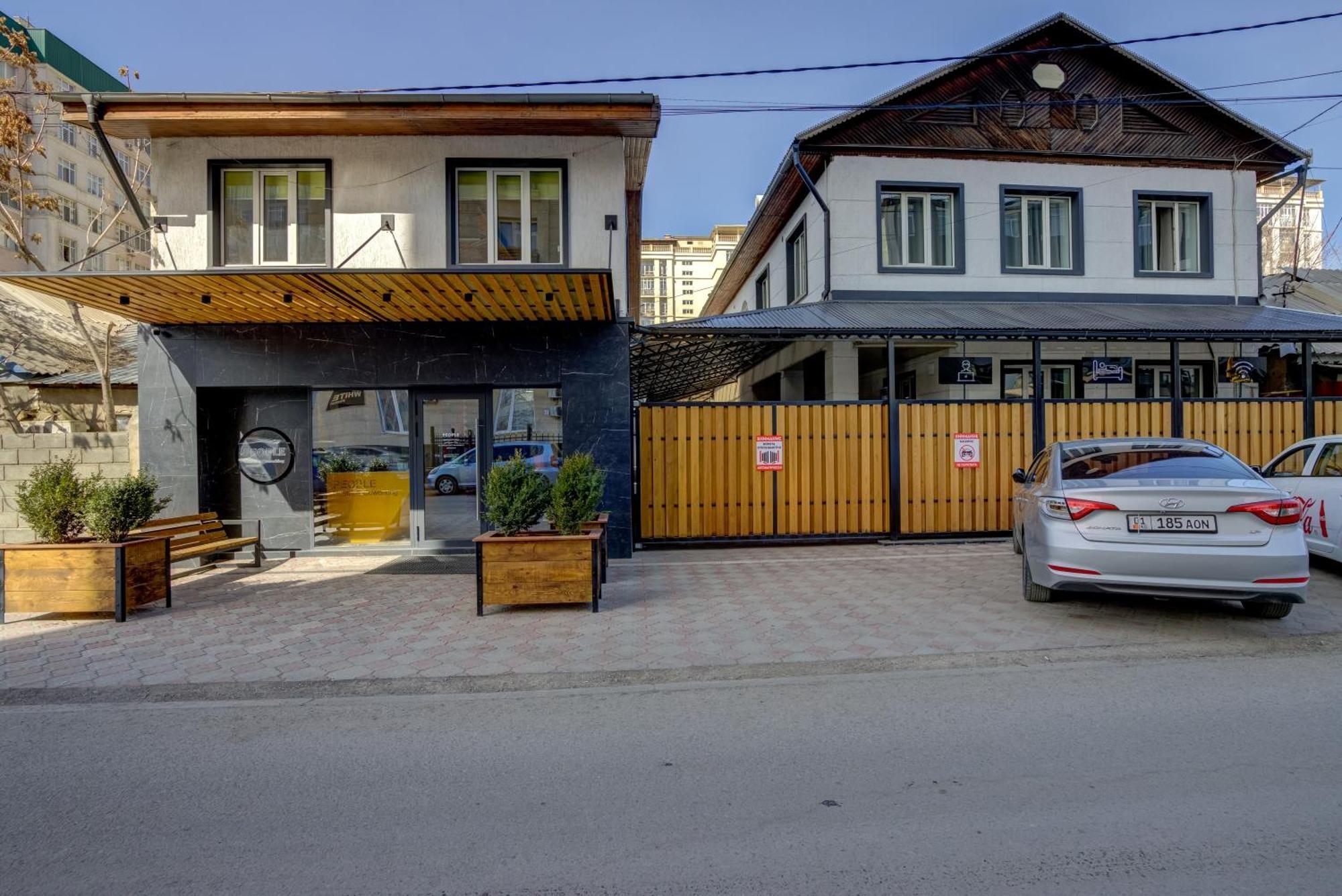 People Hostel & Coworking Bishkek Exterior photo