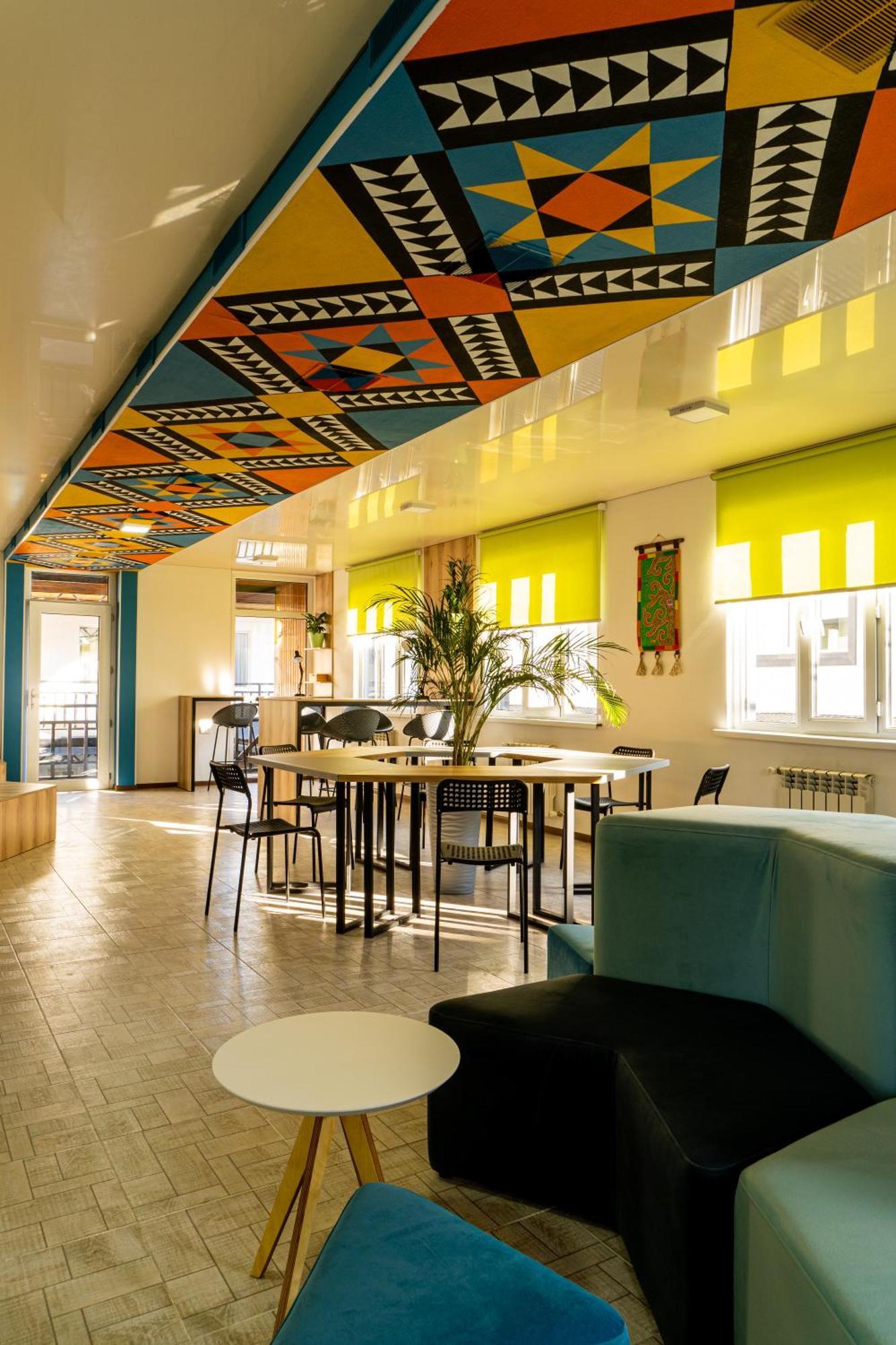 People Hostel & Coworking Bishkek Exterior photo